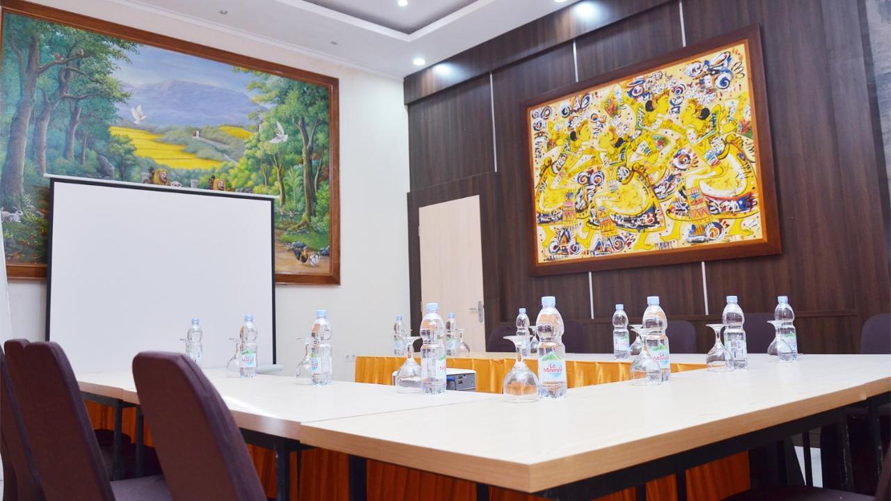 Gaia Asri Hotel Pamanukan Hilir 외부 사진